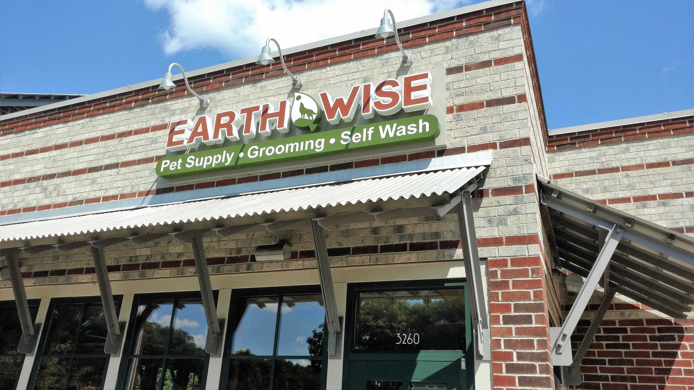 Earthwise pet supply sales & grooming