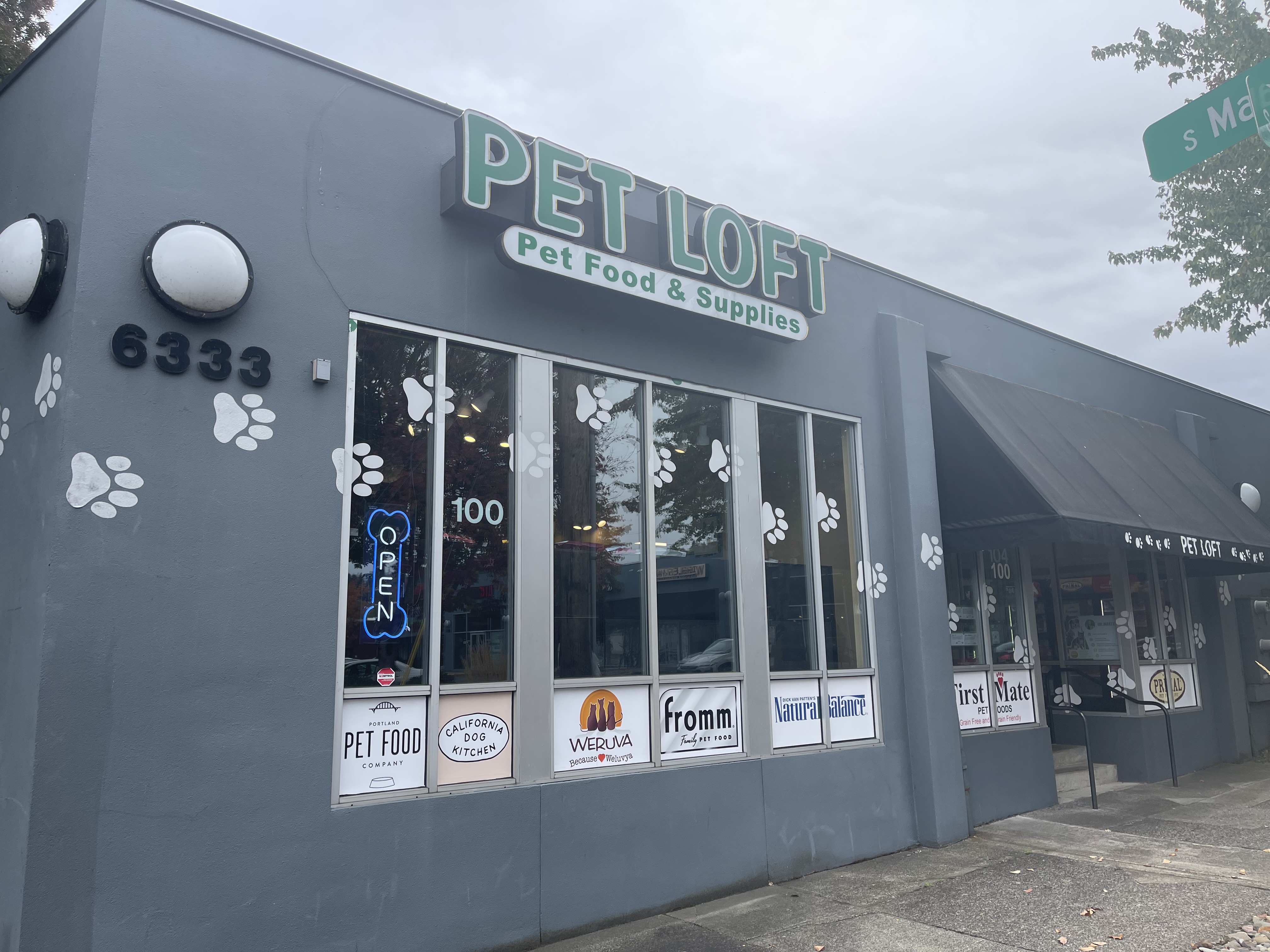 Store Image