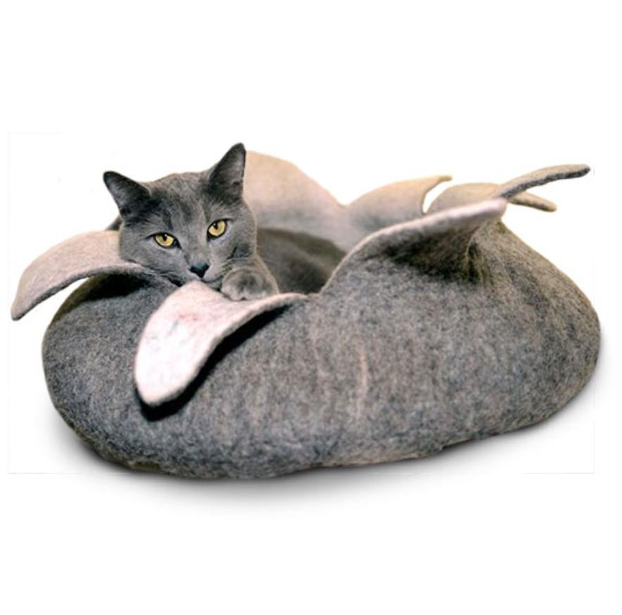 Dharma Dog Karma Cat Petal Wool Basket Pet Bed, Natural, 20-in