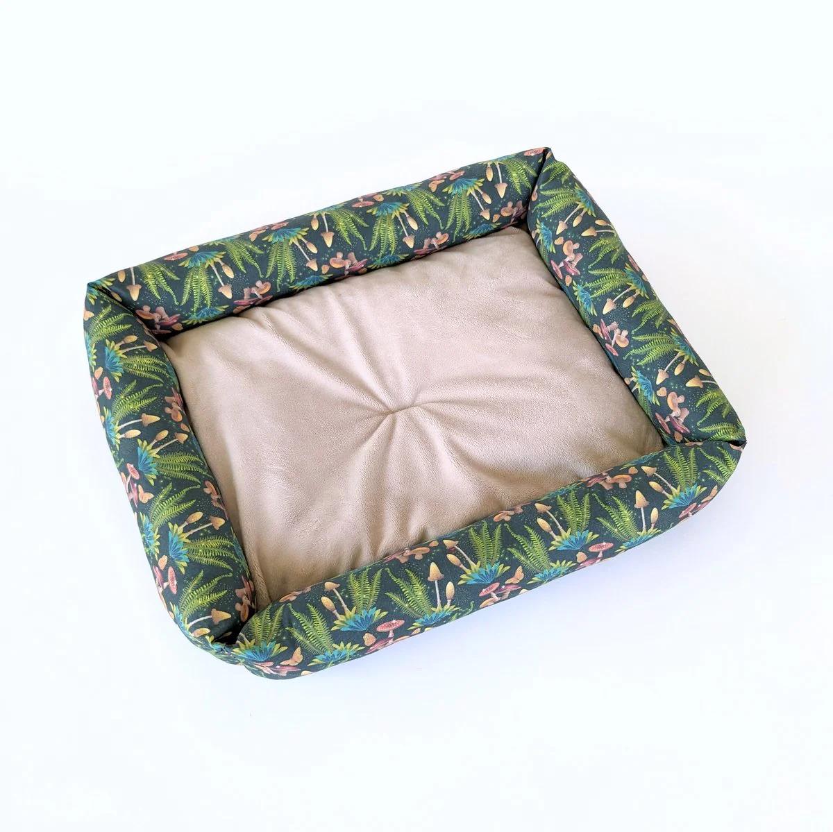 Janery Catnip Cuddler Cat Bed, Forest Funghi Collection, 24-in x 18-in
