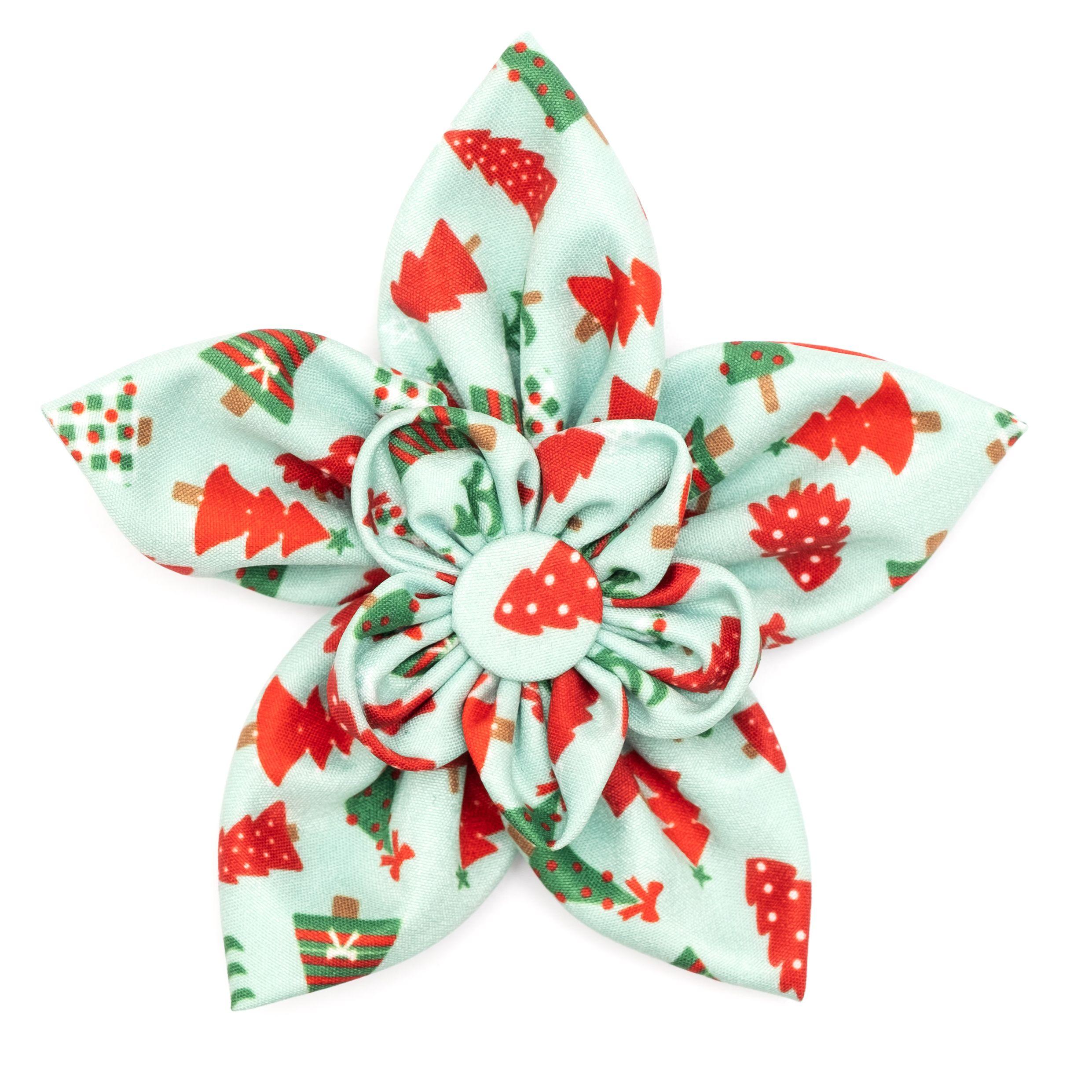 The Worthy Dog Holiday Trees Dog Collar Flower, Green, Large
